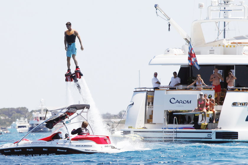 Robert i Anna Lewandowscy na flyboardzie! GALERIA