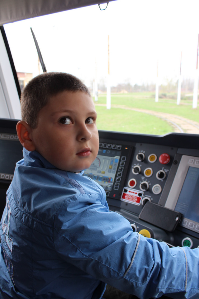 Siedmiolatek za sterami PESY! Dzięki łódzkiemu MPK Przemek spełnił swoje marzenie - samodzielnie poprowadził tramwaj