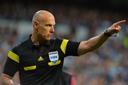 Howard Webb kończy karierę. Polacy po nim płakać nie będą