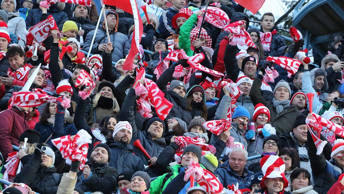 Organizatorzy zawodów Pucharu Świata w Wiśle zadbali zarówno o komfort kibiców podczas oglądania zmagań najlepszych skoczków narciarskich na świecie (powstały dwie nowe trybuny siedzące), jak i o dobrą zabawę wszystkich fanów zgromadzonych wokół skoczni im. Adama Małysza w Wiśle-Malince.