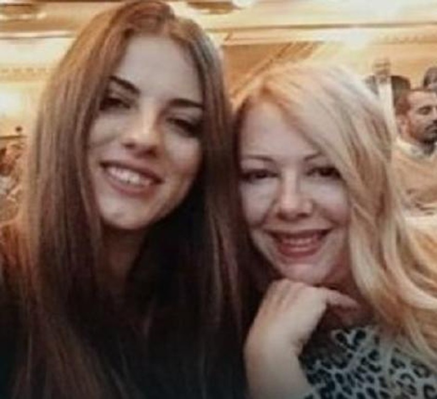 Sandra Mitrović sa majkom