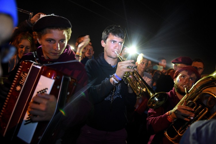 ŚDM: Nocne modlitwy i zabawa na terenie Campusu Misericordiae w Brzegach