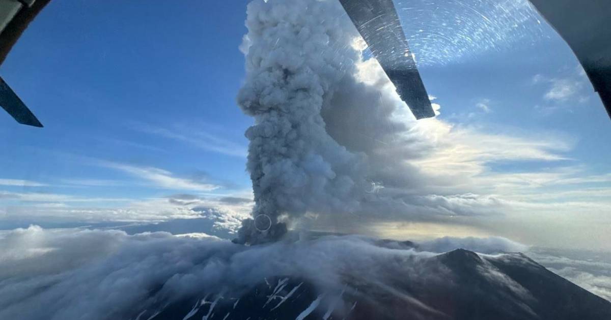 Erupcja wulkanu Kraszeninnikowa. Pierwszy wybuch od 600 lat