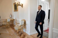 Nawrocki zapowiada opublikowanie ściśle tajnego dokumentu. Oto "Święty Graal Macierewicza"