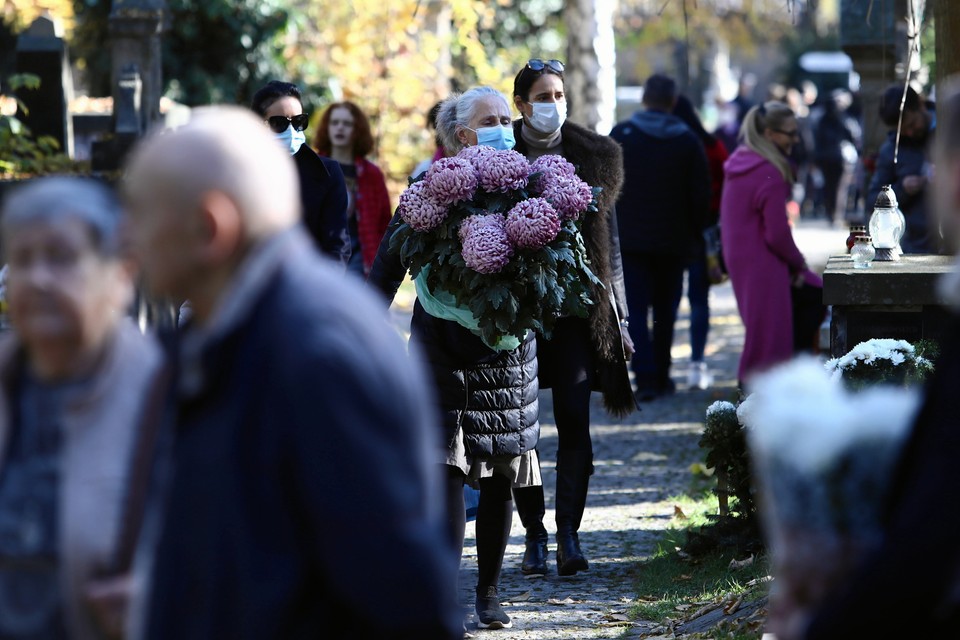 Kraków, Cmentarz Rakowicki w dzień Wszystkich Świętych