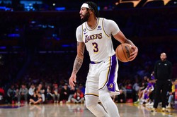 Anthony Davis z obolałą kostką rzucił 38 punktów. Ważne zwycięstwo Lakers