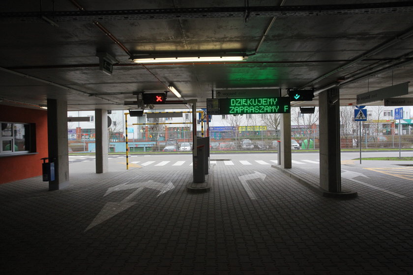 Otwierają parking P+R przy metrze Stokłosy 