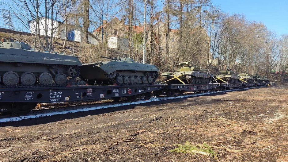 Czeskie czołgi BVP i T-72 jadą do Ukrainy