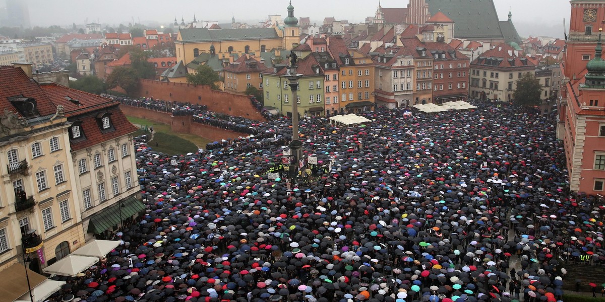 Wsparła "czarny protest"