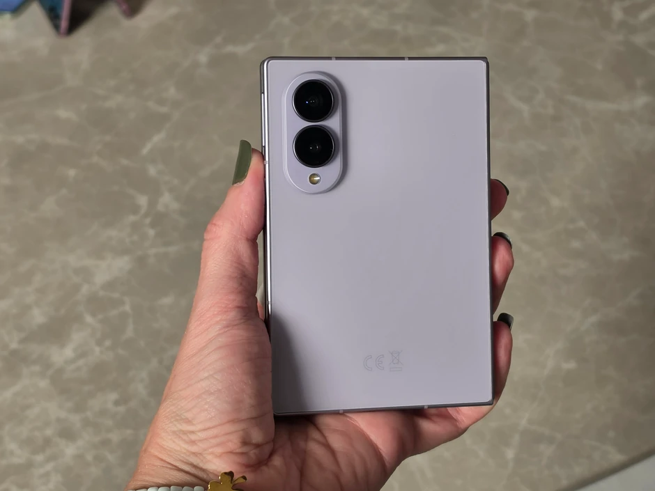 Samsung Galaxy Z Fold 8