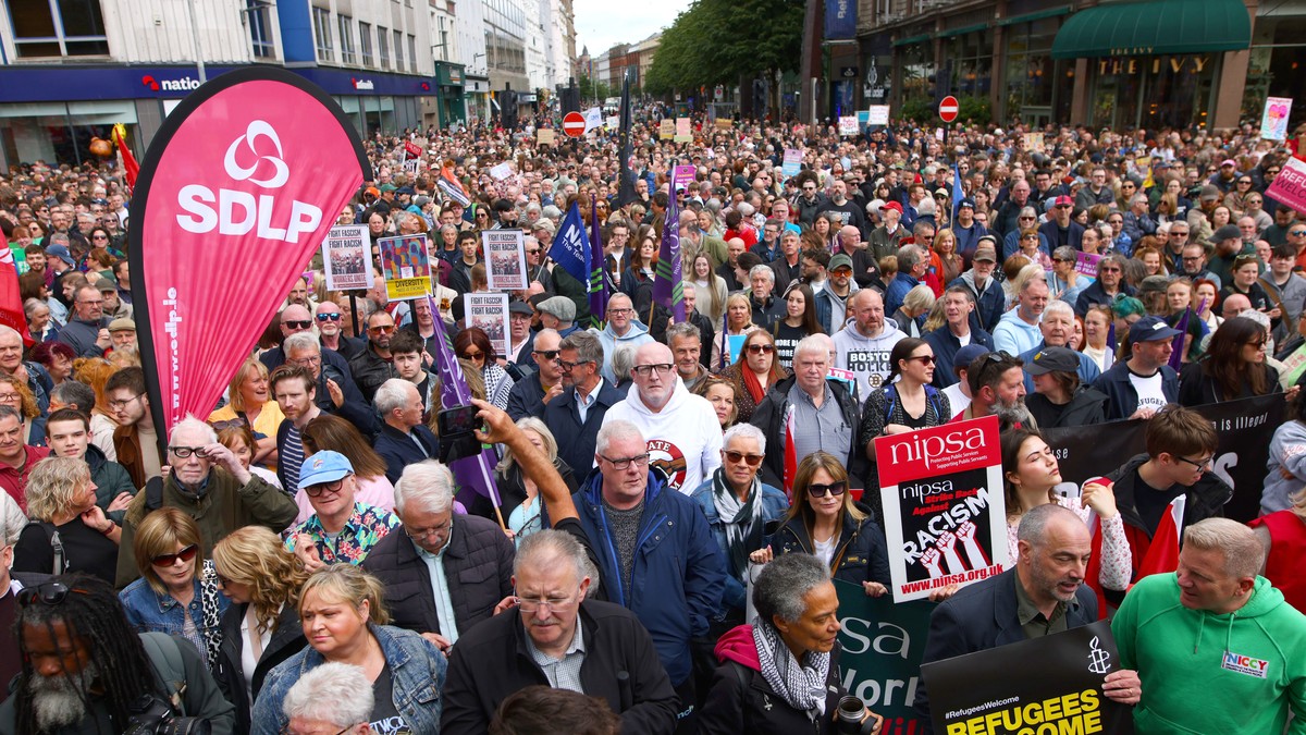 Antirasistički protest u Belfastu 13. juna