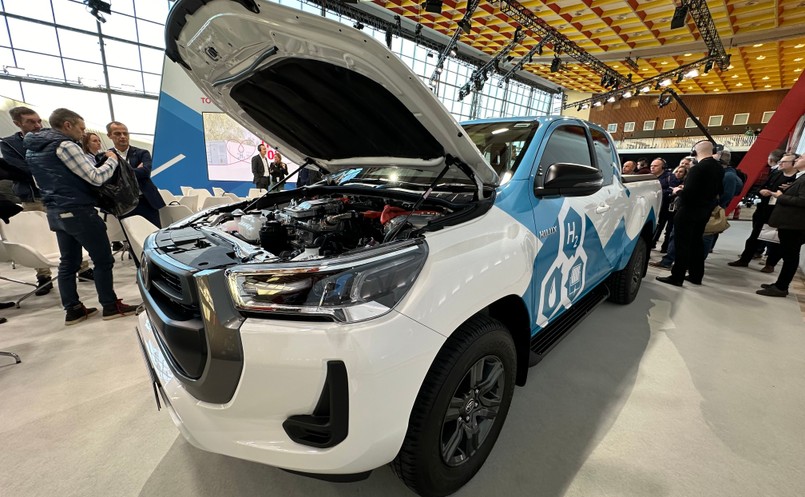 Toyota Hilux wykorzysta napęd wodorowy na ogniwa paliwowe