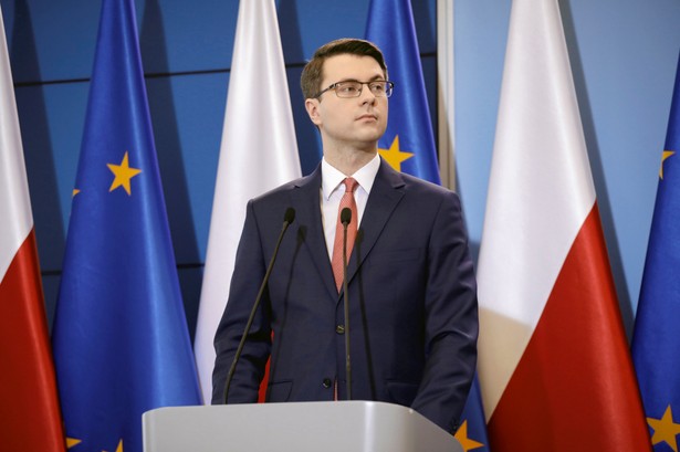 16.12.2019 Warszawa , aleje Ujazdowskie 1/3 , KPRM . Rzecznik rzadu Piotr Muller podczas konferencji prasowej po posiedzeniu Rady Rodziny . Fot. Maciek Jazwiecki / Agencja Gazeta