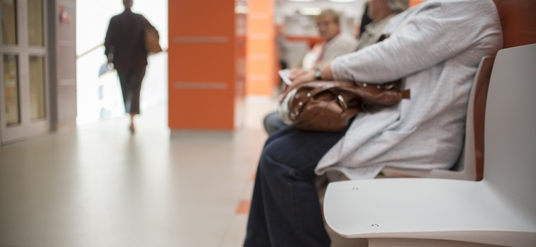 Cios dla rządu. Polacy krytycznie oceniają sytuację pacjentów [Nowy sondaż]