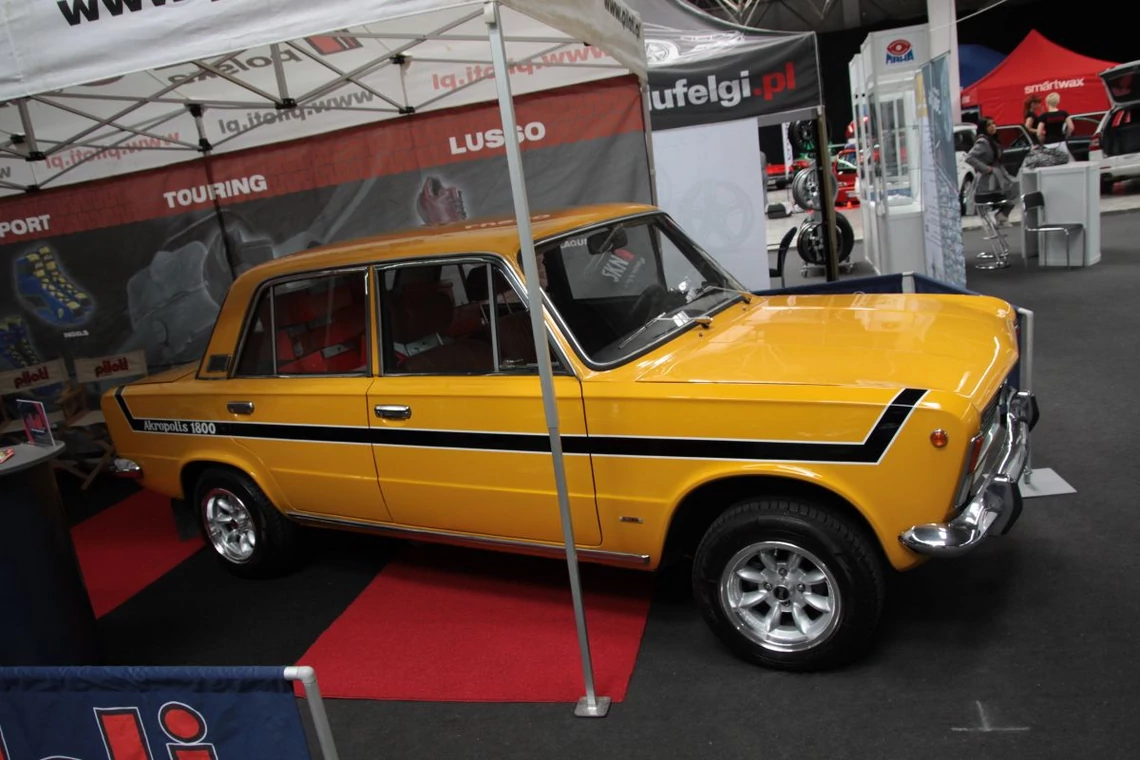Fiat 125p Akropolis 1800: zrekonstruowany egzemplarz auta po fabrycznym tuningu, z silnikiem DOHC 1800 z fiata 132.