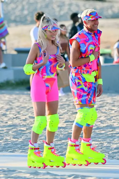 Ryan Gosling i Margot Robbie na planie &quot;Barbie&quot;, Los Angeles, 27 czerwca 2022 r. / Getty Images 