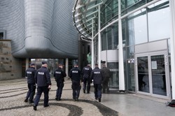 "Czarna środa". Senatorowie PiS mówią o "bezprawnym przejęciu mediów"