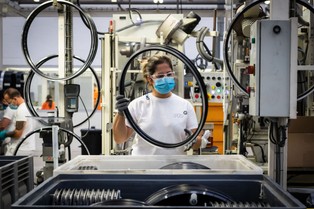 Przetwórstwo przemysłowe wciąż słabe - ocenia ekonomista