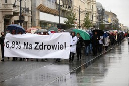 Marsze poparcia dla głodujących rezydentów. Będzie zmiana formy protestu?