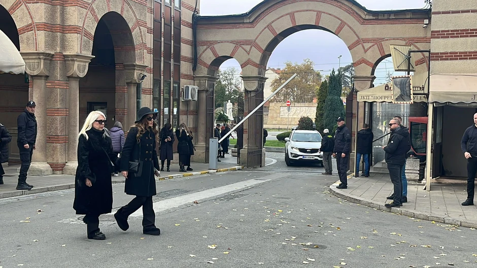 Prva supruga Željka Mitrovića , Sonja Mitrović Hani sa ćerkom Sandrom