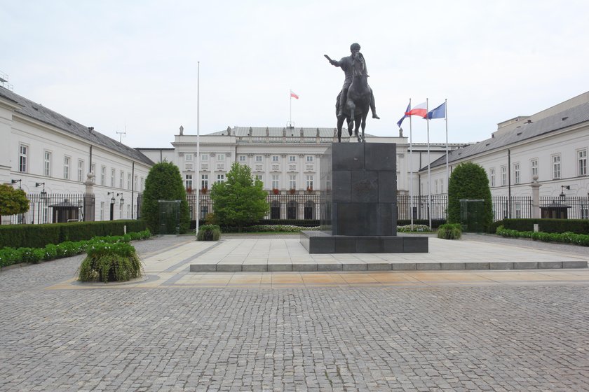 Ile wypłacono nagród u prezydenta?