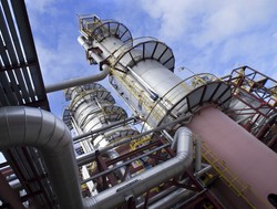 Rafinerie znikają z europejskiego rynku. Orlen musi ciąć koszty