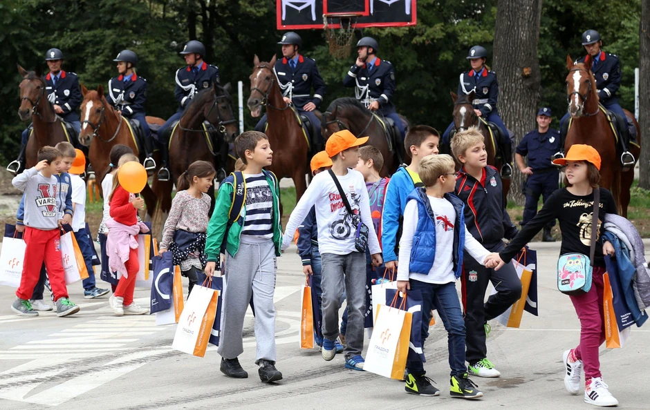 Uzbuđeni su obilazili poligon