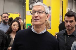 Tim Cook ma 625 mln dol. Zamierza sfinansować edukację bratanka i... rozdać swoje pieniądze