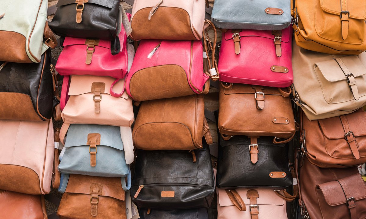 Przyciąga spojrzenia i łamie schematy. Ta torebka to hit sezonu