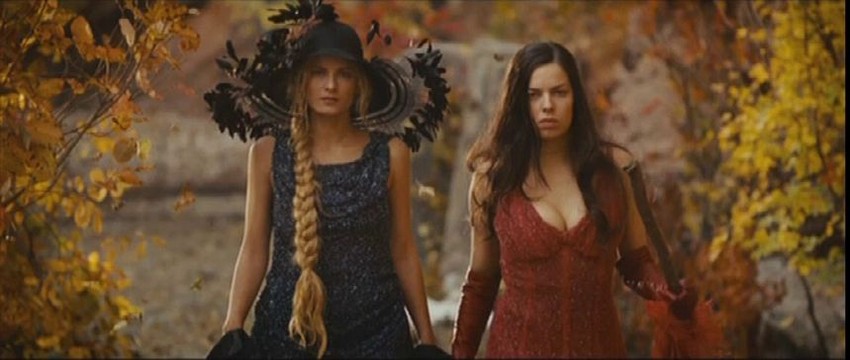 Sonja Kolačarić i Katarina Radivojević u filmu "Čarlston za Ognjenku"