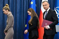 Prezydent Andrzej Duda, żona Mariusza Kamińskiego, Barbara Kamińska i żona Macieja Wąsika, Roma Wąsik w Pałacu Prezydenckim