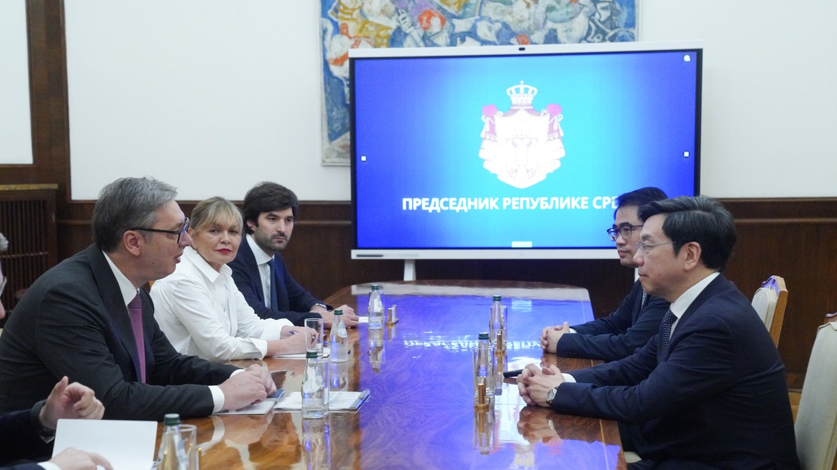 Aleksandar Vučić i Kaj-Fu Li