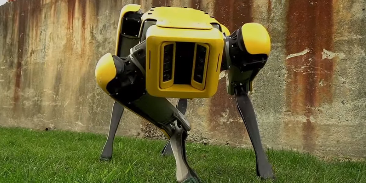 Boston Dynamics pokazał na razie krótki filmik z miniSpotem. Firma zasugerowała, że wkrótce dowiemy się więcej