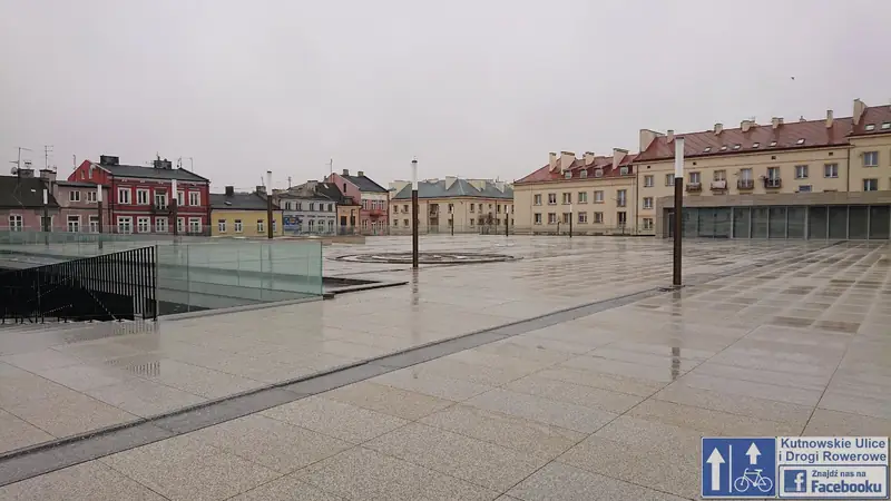 Plac Wolności w Kutnie w rzeczywistości