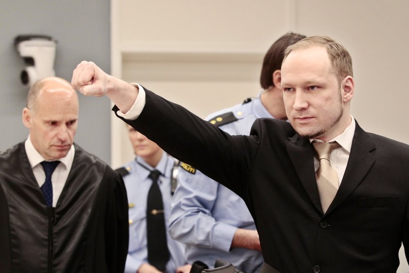 Breivik chciał seksu z matką?