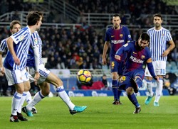 Liga hiszpańska: Kosmiczna bramka Messiego. Barcelona przegrywała 0:2, ale strzeliła cztery gole i wygrała