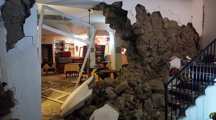 Hatalmas földrengés pusztított Olaszországban /Fotó: MTI