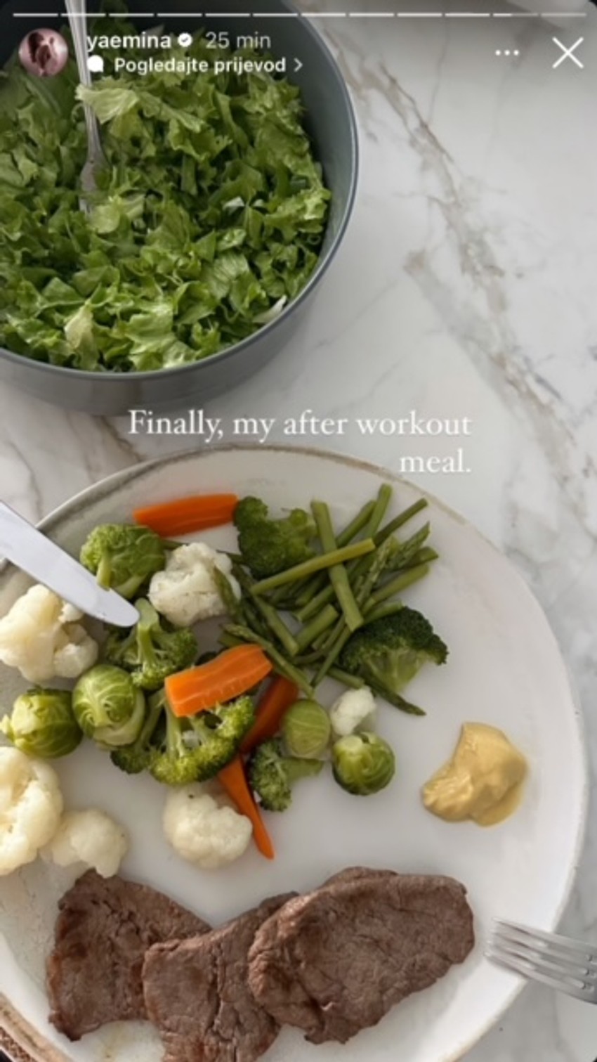 Emina Jahović vežba kod kuće