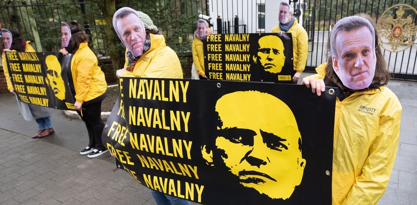 Protest aktivista Amnesti internešenela na godišnjicu hapšnje Alekseja Navaljnija