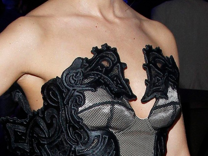 Malwina Wędzikowska na pokazie Joanny Klimas