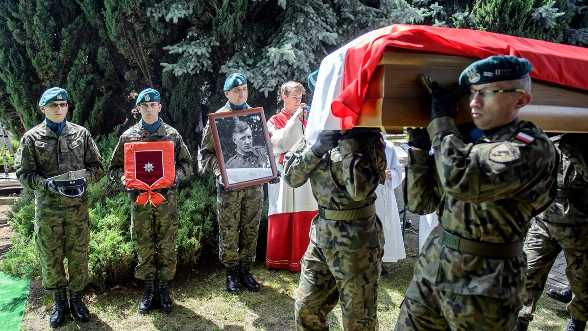 We Włodawie pochowano żołnierza WiN Leona Taraszkiewicza ps. Jastrząb. "Niepodległa Ojczyzna żegna (...) por. Leona Taraszkiewicza ps. Jastrząb z honorami, jako swojego bohatera" – napisał prezydent Andrzej Duda w liście odczytanym podczas uroczystości.