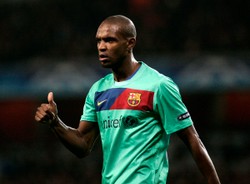 Słynny piłkarz sprzedał samochody, a dochód oddał na cele charytatywne