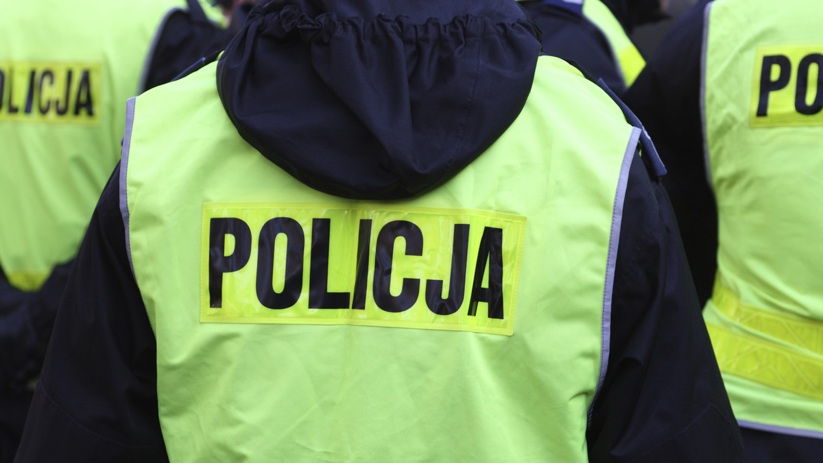 Zaczęło się od doniesienia na komendę policji w Tarnowskich Górach. Kontrola potwierdziła, że podczas szkolenia został użyty paralizator. Nieoficjalnie mówi się o porażeniu funkcjonariusza przez jego zwierzchnika - donosi "RMF FM".