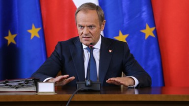 Donald Tusk ujawnia kulisy narady. "To bardzo niepokoi służby" [RELACJA NA ŻYWO]