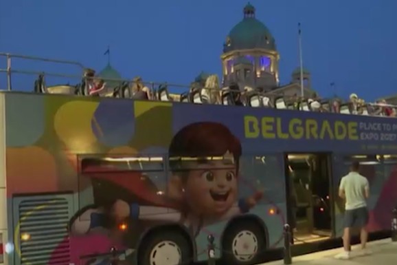 NEVEROVATNA NOĆNA AVANTURA U BEOGRADU! Panoramska vožnja otvorenim autobusom: Evo kada polazi i koje su cene karata