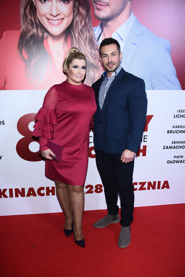 Katarzyna Skrzynecka z mężem Marcinem Łopuckim na premierze