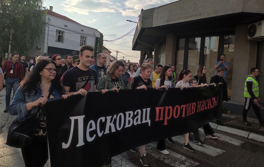 Skup demonstranata u Leskovcu