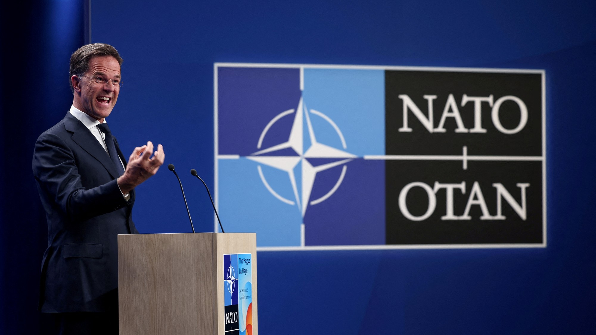 Generálny tajomník NATO Mark Rutte počas tlačovej konferencie pred samitom NATO v Haagu.