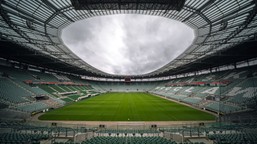 aż dwie komisje pzpn zajmą się meczem śląsk - wisła. klubom grożą surowe kary