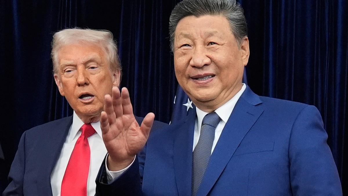 Donald Tramp i Si Đinping uoči samita u Busanu, Južna Koreja, 30. oktobra 2025.